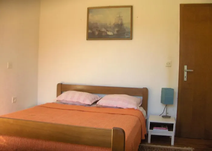 בית נופש House For Rent Zrnovo